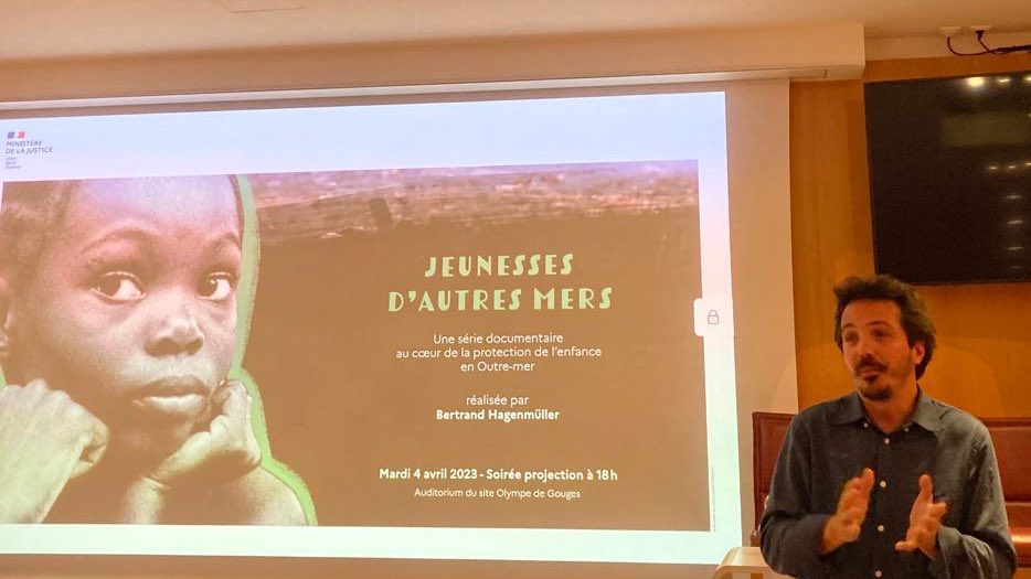 MaximeZennou's tweet image. Ouverture de la « Soirée officielle de projection » JEUNESSES D’AUTRES MERS au @justice_gouv. Une immersion documentaire en protection de l’enfance dans les outre-mer. Un dispositif inter associatif soutenu par plusieurs ministères @Mlezimaore976 @GroupeSOS @CharlotteCaubel