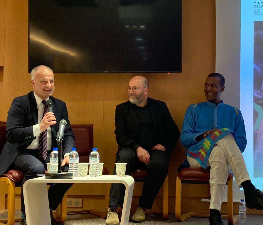 MaximeZennou's tweet image. Ouverture de la « Soirée officielle de projection » JEUNESSES D’AUTRES MERS au @justice_gouv. Une immersion documentaire en protection de l’enfance dans les outre-mer. Un dispositif inter associatif soutenu par plusieurs ministères @Mlezimaore976 @GroupeSOS @CharlotteCaubel