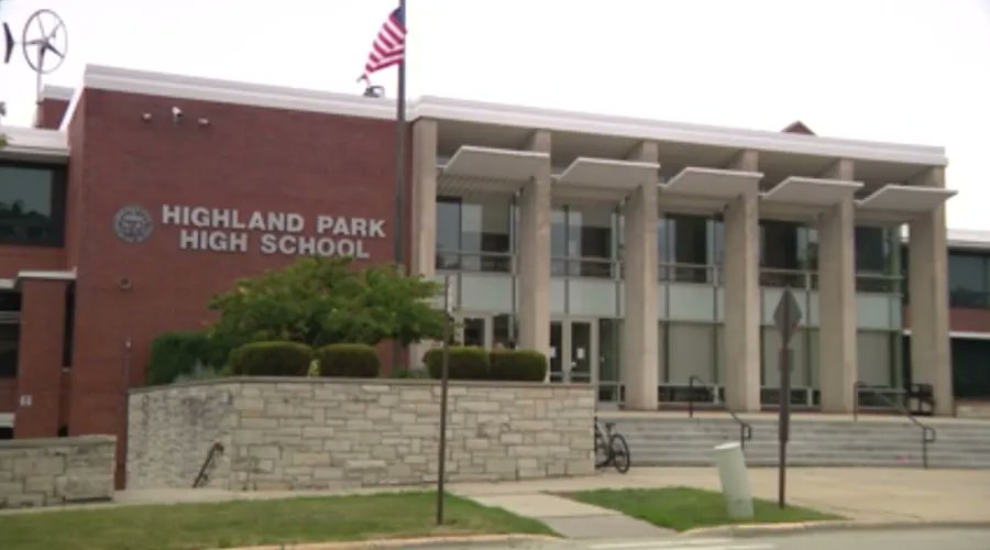 WGN TV News on Twitter "UPDATE Lockdown lifted at Highland Park High