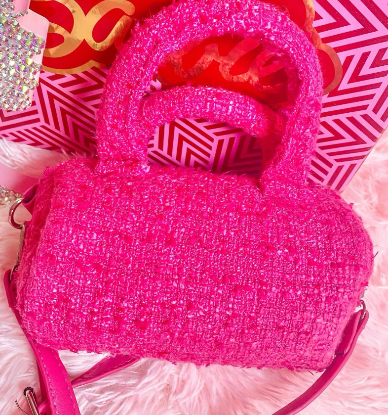 Followpink__'s tweet photo. Adorable is this mini cute Barbie bag
#barbie #barbiegirl #pinkaddict #pinkaesthetic #pinkvibes ##pinkobsessed #pinkobsession #girlythings #pinkgiftideas #pinkiseverything https://t.co/cQlhGSssue