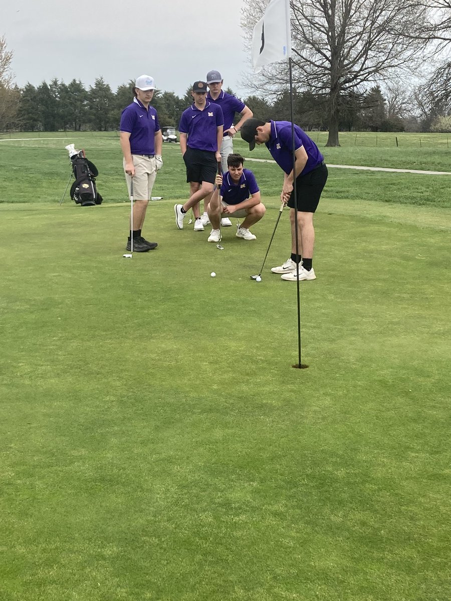 MonettGolf's tweet photo. The Cubs won their last Barry/Lawrence Co championship match of the season with an impressive score of 30 (-6). Clay and Cal Butterworth, Jaxon Bailey, David Southard, and Jake Hoyt played for the Cubs tonight. Great job Cubs! @MonettSports @MonettHigh @Big8Results @OzarksOzone https://t.co/S9UP6MtrbS