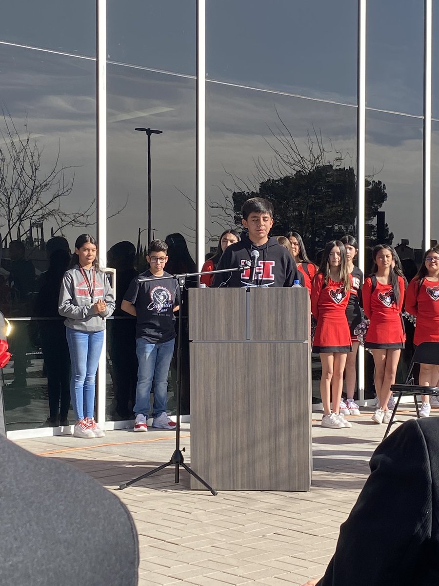 catherinedoc12's tweet photo. Ribbon cutting ceremony this morning at Hanks Middle School was a success. Thank you to our community for voting YES! #Bond2019 #Beautifulschool #CavaliersAreHere #WellDesigned #KidsDeserveIt @MuelaPauline @YsletaISD https://t.co/lRvUZ0uFGZ