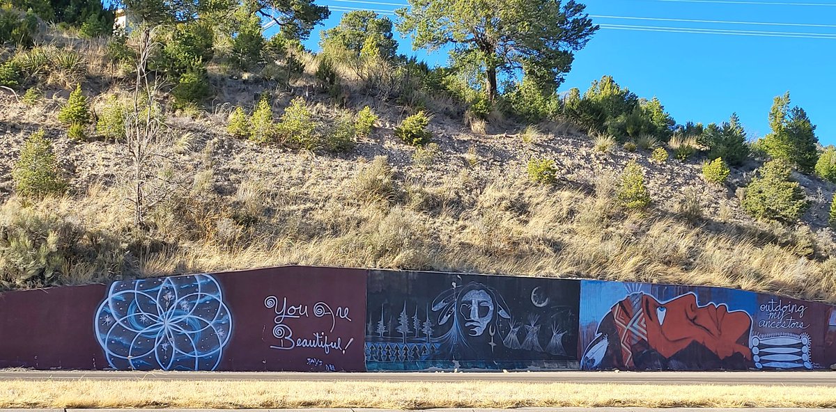 Heritage Art Graffiti on Hwy 70
Mescalero, NM.

#graffiti #graffitigroovin #roadart #apacheproud #heritage #apacheart
#mescaleronm #ipulledoverforthis #nmtrue #newmexicotrue