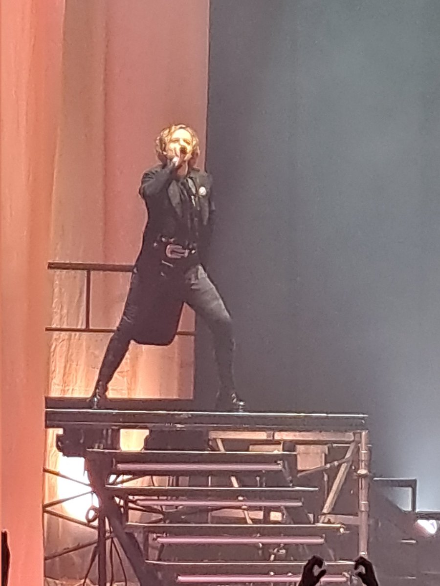 randomflorence's tweet image. Don't worry, just over here fangirling at how immense @darrenhayes was tonight...love you so much ❤️