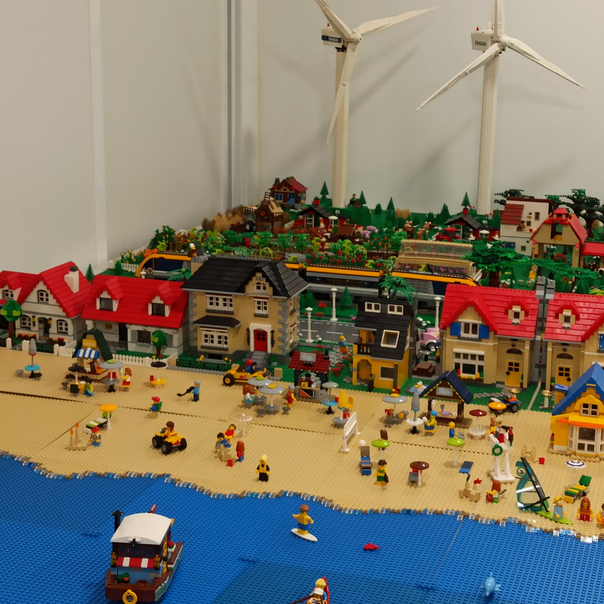 AFOLbarcelona's tweet photo. 🧱Fins dijous 06/04, Fira del col·leccionista de #Playmobil i #LEGO a #Calafell.

#AgendaLEGO #AFOLbarcelona #Barnabrick #legobarcelona #afol #rebuildtheworld #toy #toyphotography #legophotography #TurismeCalafell #VisitCalafell https://t.co/QevqF7NPGb
