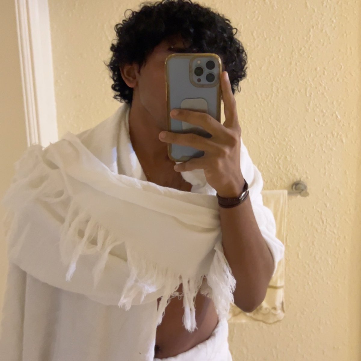 ihateyz's tweet photo. April 4 | 🤍🤍. https://t.co/rQ8rVVopnl