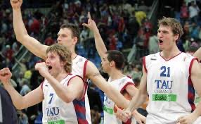 kiroleros's tweet photo. La única vez que Osasuna llegó a la final de Copa del Rey y Unicaja levantó el título copero, el Baskonia jugó la F4 y ascendió el Alavés

Fue en 2005. ¿Más motivos para creer?

#PlanKaunas2023
#AscensoGlorioso https://t.co/ydsZLBX0K4