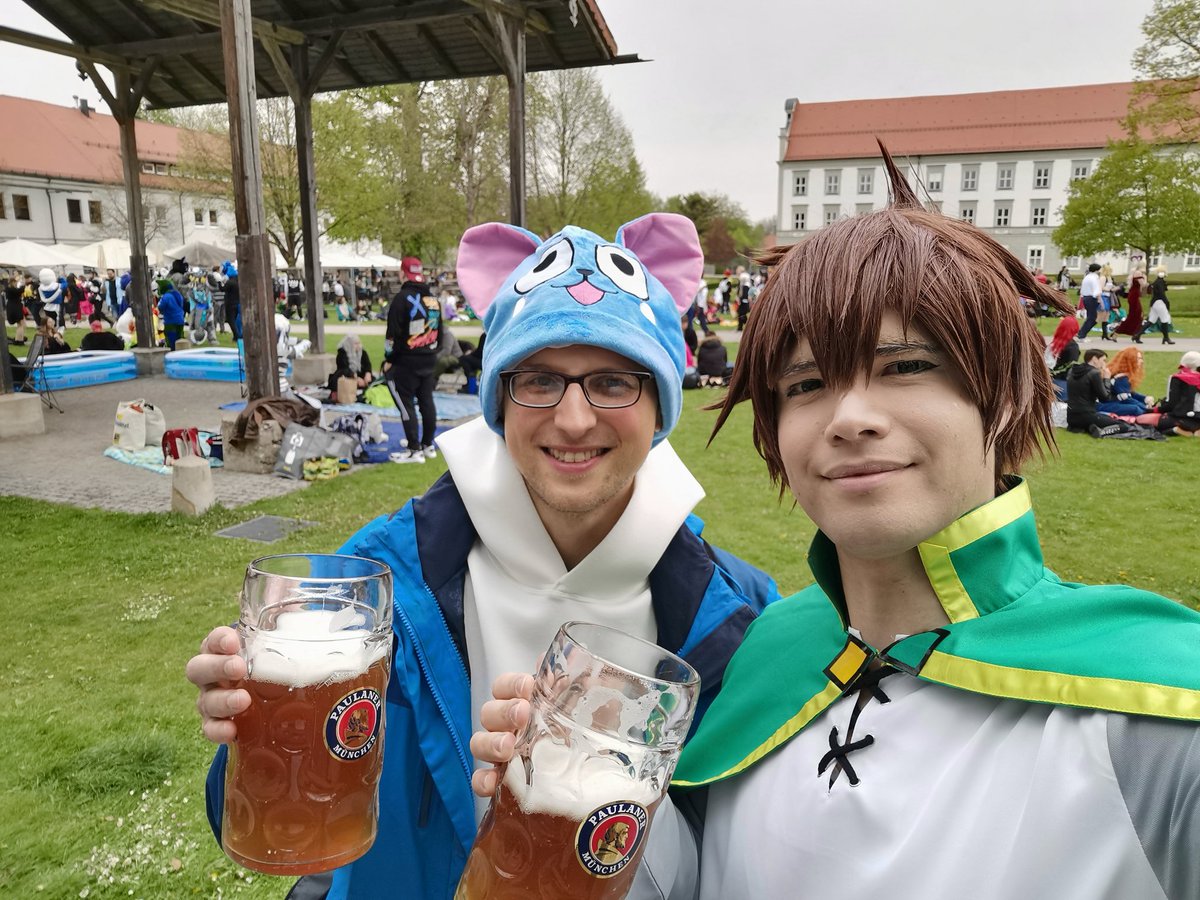 AnmaxCosplay's tweet photo. Some good Kazuma action from last years #animuc with my dear friends ^-^
In every shot later that day you can see the progress of the Maß, but it suits Kazuma so well xP

#kazuma #konosuba #konosubarashiisekainishukufukuwo #cosplayer https://t.co/aXOHv6j9e1
