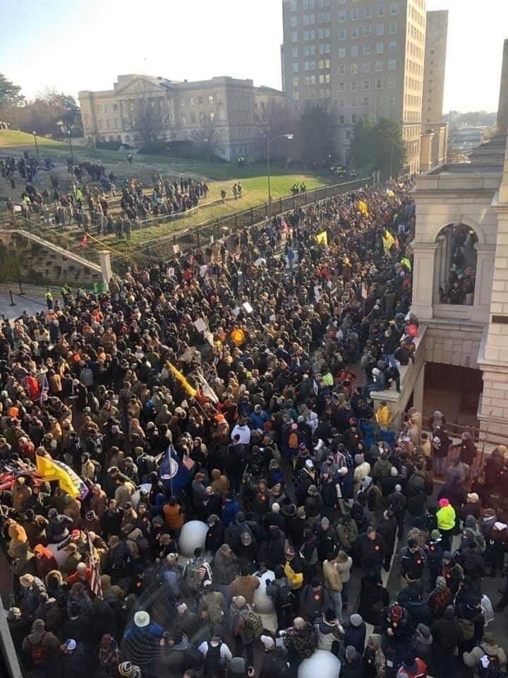 RT @Joetoework556: @davidhogg111 It was so beautiful!!! Oh wait, this was a gun rally in Virginia https://t.co/I7QNDB3IR2