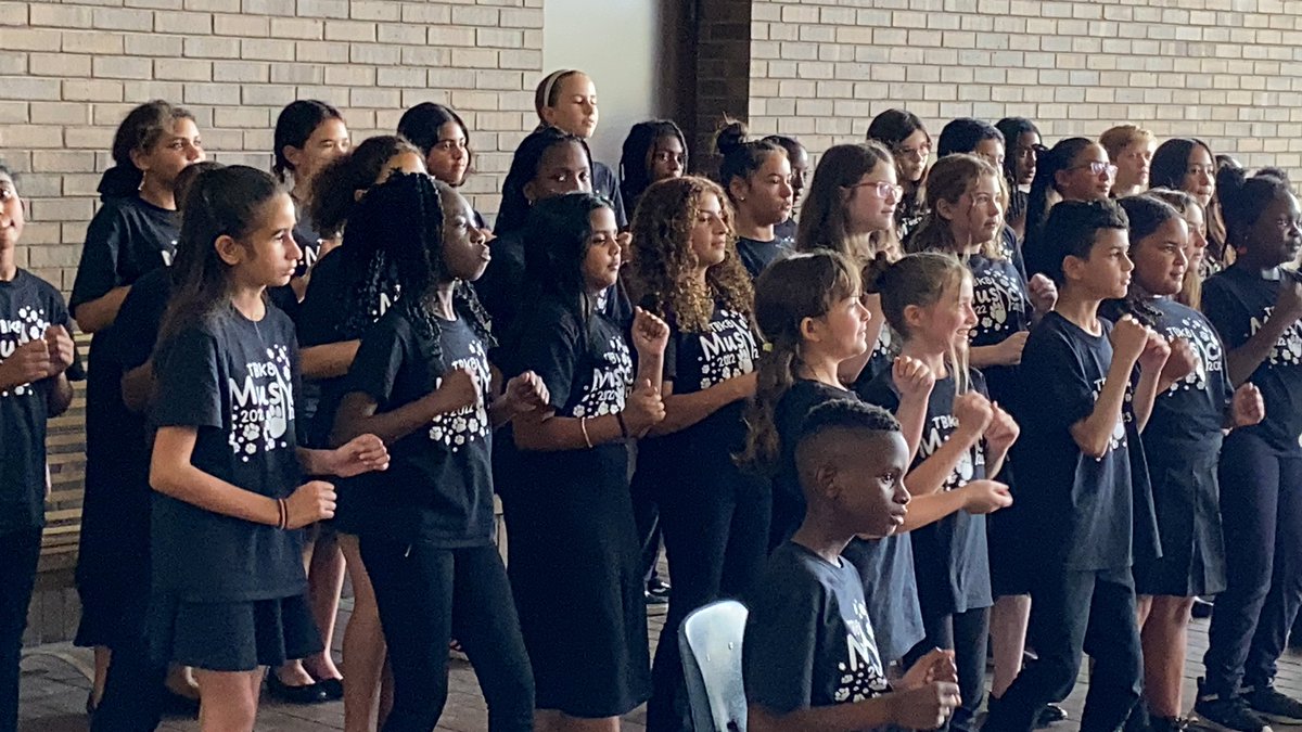 QueenBostic7's tweet photo. Always such a joy to watch our @TBK8BengalMusic Department shine! We have the best music 🎶 program @TurnerBartelsK8.  Today they got to show off downtown! https://t.co/wd0wBTR4Yx