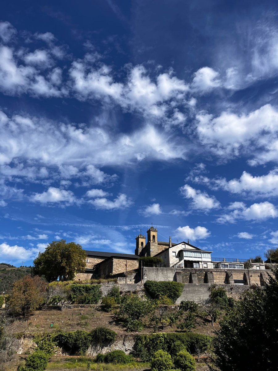 MenciaRobes's tweet photo. villafranca del bierzo tb es: 💚❤️‍🩹🤎❣️🧡💖❤️💓💚💓💙💗💛🧡💗❤️❤️💘💚❤️💗💗💜💘✨✨✨ https://t.co/J41JfQqo0P