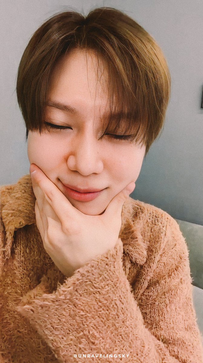 6v6feed's tweet photo. todo mundo vendo o taemin hoje https://t.co/VgxqTYRm2P