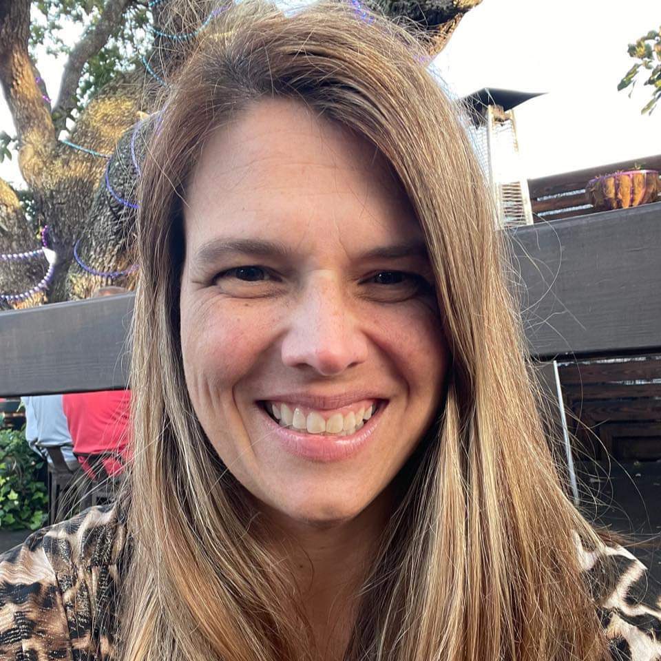 CAESCougars's tweet photo. Happy National School Librarian Day to Ms. Anderson. Thanks for all you do for our students! We really appreciate you! Feliz Día Nacional del Bibliotecario a la Sra. Anderson. ¡Gracias por todo lo que haces por nuestros estudiantes! ¡Te agradecemos mucho! #caes #caescougars https://t.co/Z4xxsCAjKw