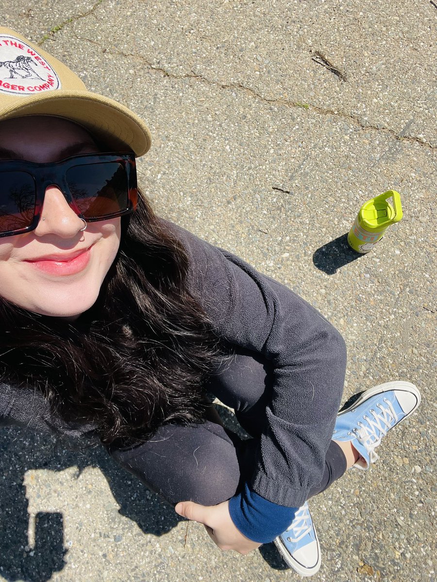 KyleeBardo's tweet photo. If I don’t get some weather above 60 soon I’m gonna cry https://t.co/XEmHpaU91V