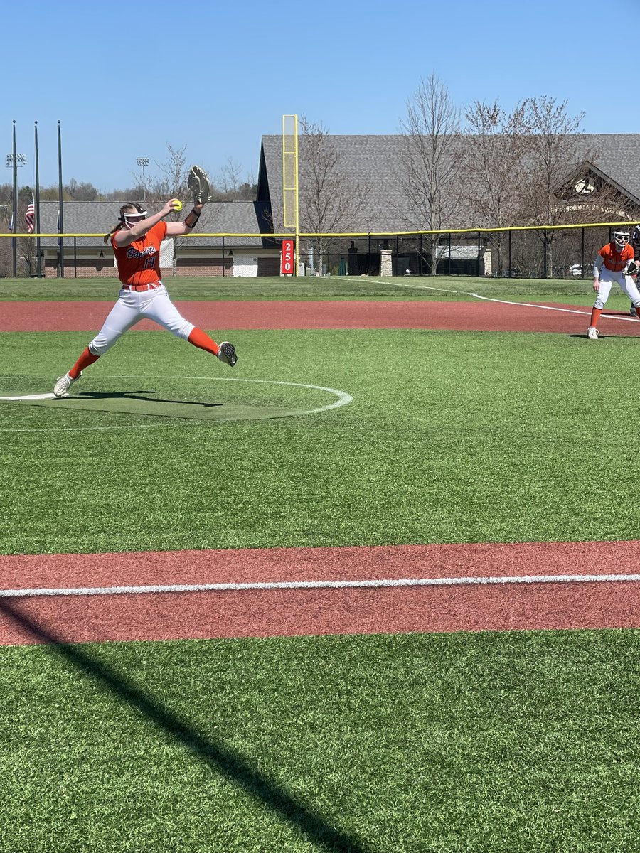 SophiaSchlader's tweet photo. Beverly Bandits Power 80 12u Champions! 7-0 for the wknd! I love these girls. 🧡🖤

My stats:
Hitting- .500 avg, 7 hits, 2 HR, 4BB &amp; 8 RBI
Pitching- 16.2 IP, 62 BF, 37K, 1BB, .420 ERA &amp; .360 WHIP

@jessicamrozek8 @ConroyBandit @ExtraInningSB @LegacyLegendsS1 @Los_Stuff @TopPreps https://t.co/YKZOfoi1Kq