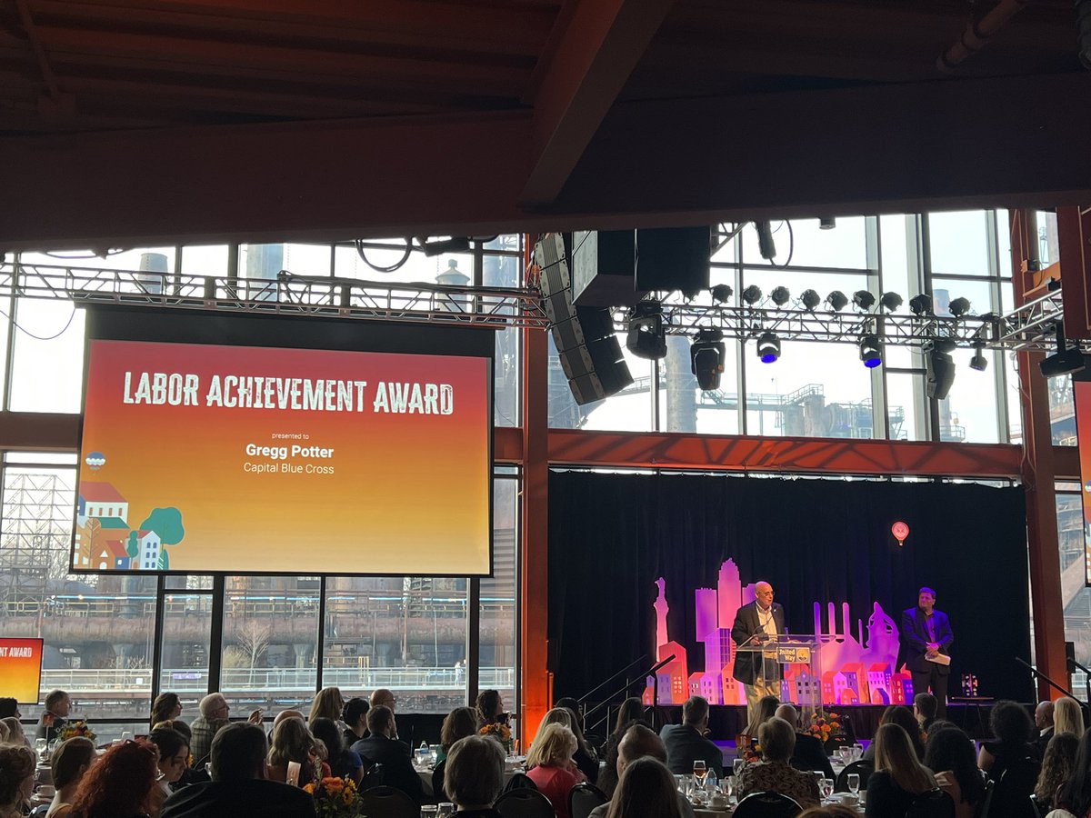 Presented to an individual member of organized labor whose volunteer efforts significantly advance the work of #UWGLV & labor, our 2023 Labor Achievement Award recipient is Gregg Potter of @capbluecross 🎉 #UWCelebrates #LIVEUNITED #COC2023