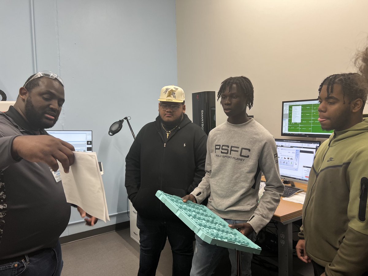 Christina Sapusek tweet media