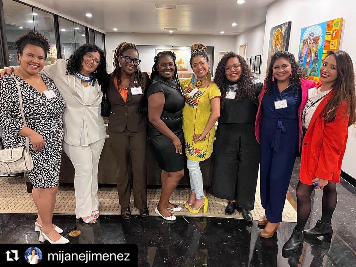 🕊️ Asistimos a la recepción que brindó la <a href="/USEmbassyMEX/">Embajada de EE.UU. en México</a> en la residencia oficial del Embajador Sr. Ken Salazar <a href="/USAmbMex/">Embajador Ronald Johnson</a>, con motivo del pasado mes feminista y en el marco del papel de nosotras las mujeres en la relación bilateral. 🇺🇸🇲🇽

#200AñosUSMX