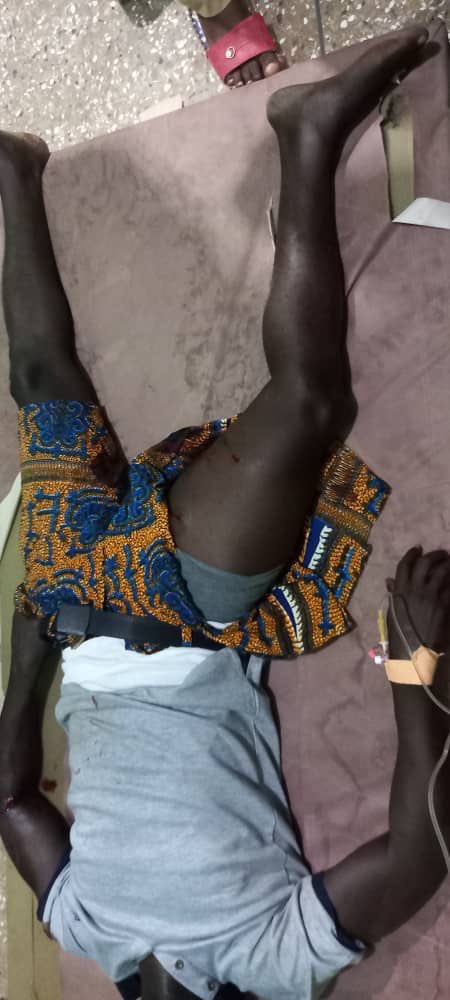 amponsemtwumm's tweet photo. Three(3) #immigration #Officers Asst. Inspt. Stationed at Missiga was shot two(2) in critical condition and one dead by unknown gunmen at #Bawku #Uppereast #Ghana last night on 3rd April 2023 at about 2000hrs. May his soul rest peacefully. #Bawku town is becoming unbecoming!!!!!! https://t.co/PCxD3mdmZz