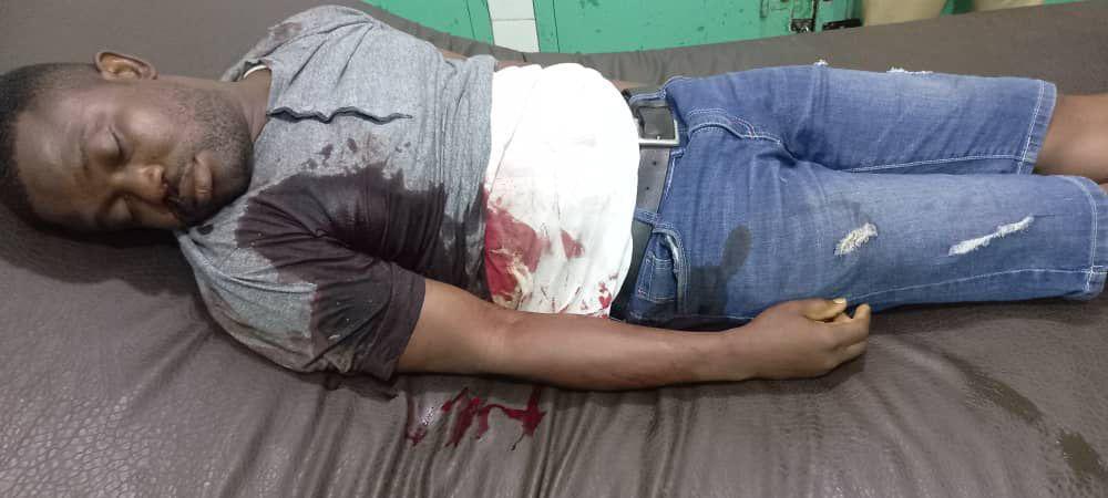 amponsemtwumm's tweet photo. Three(3) #immigration #Officers Asst. Inspt. Stationed at Missiga was shot two(2) in critical condition and one dead by unknown gunmen at #Bawku #Uppereast #Ghana last night on 3rd April 2023 at about 2000hrs. May his soul rest peacefully. #Bawku town is becoming unbecoming!!!!!! https://t.co/PCxD3mdmZz