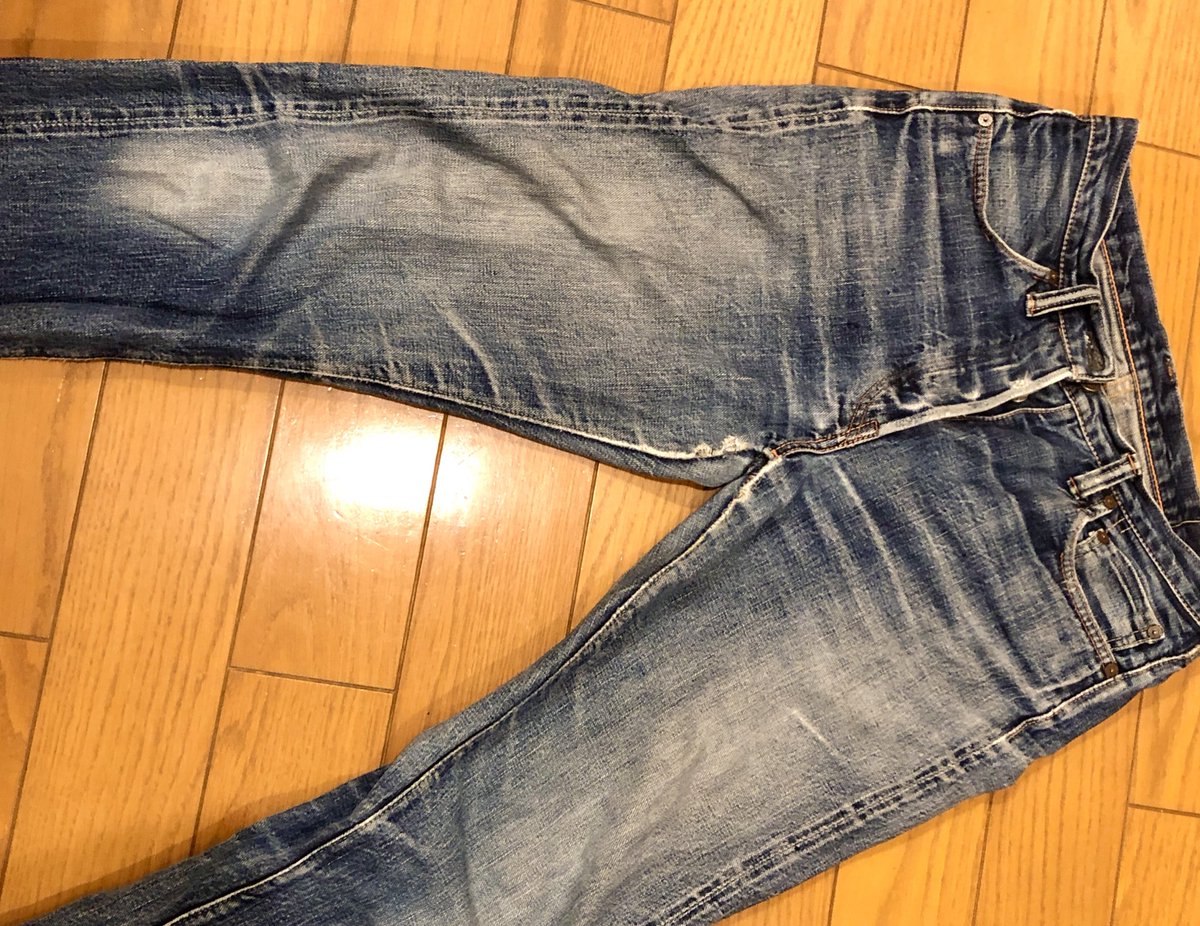 kunn_denim's tweet image. 子育てユニフォーム
2人男子の大変さが刻まれたデニム
膝ついたりの激務と歴史

☝️ワンウォッシュで渡した
✌️わからないですがフルカウント

※パッチ残ってませんいつも乾燥機
※洗濯頻度も気にしません
※ポケット破れても使います

#fullcount
#レプリカジーンズ
#レプリカデニム
#フルカウント