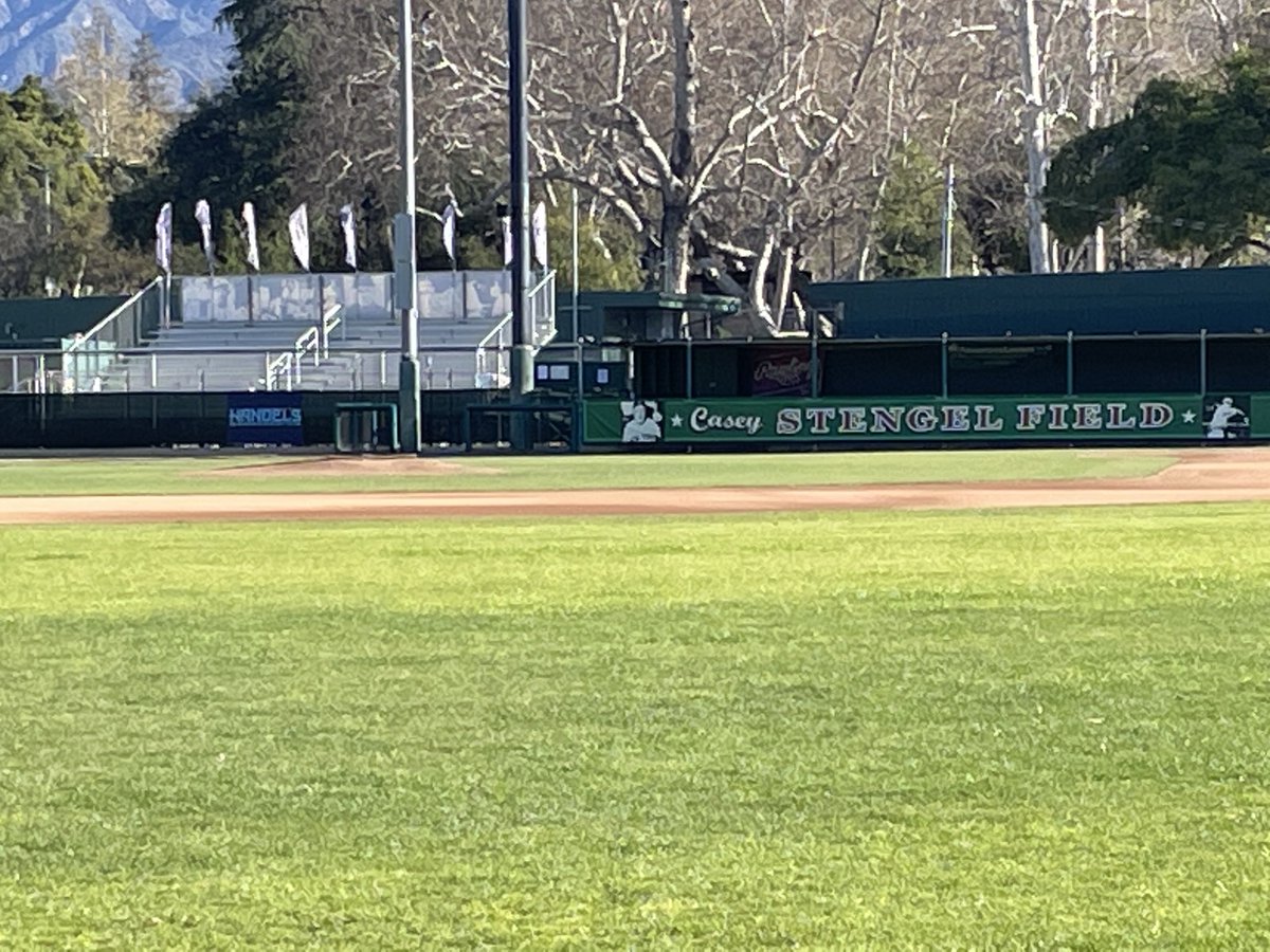 CV__baseball's tweet photo. Spring cleaning day!
Today-JV vs. Arcadia today 6:30pm. Wednesday-Varsity host LC @6:30pm, Frosh vs. Arcadia 3pm. Thursday- Varsity vs. Canyon @6pm. Saturday- JV 10am host Glendale. Varsity Alumni game 2pm. We are lucky to play here! #weneedturf https://t.co/stbl6SNCwL