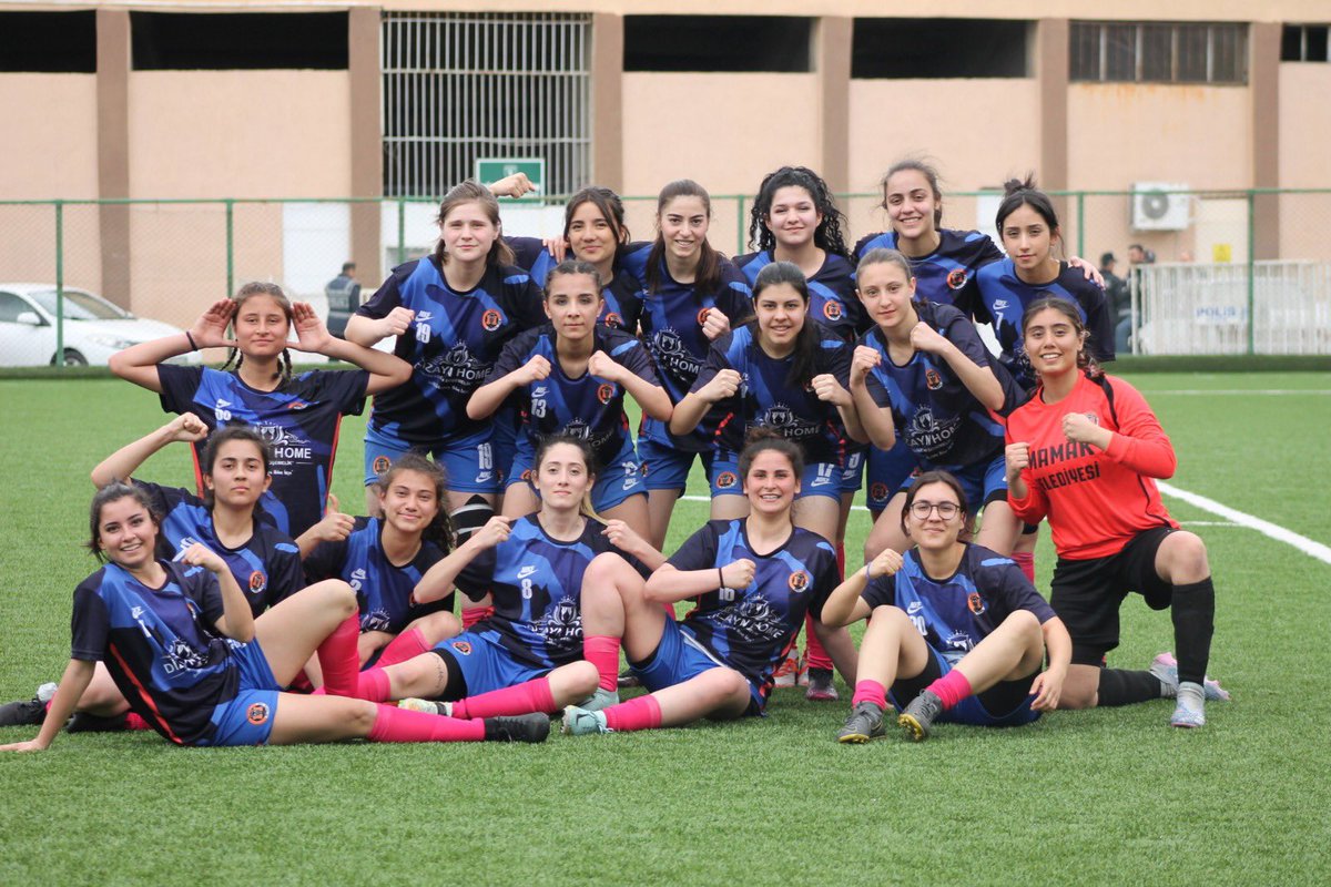 KADIN FUTBOL 
A takımımız Aydın deplasmanından 3 puanla döndü. TFF Kadınlar 2. Ligi B grubunda yer alan takımımız ligin 4. Haftasında 7 Eylül Gençlik ve Spor’la karşılaştı. Müsabakadan 2-1 galibiyetle ayrılan takımımız 8 Nisan 12.30’da Mamak’ta Afyon İdmanyurdu Spor’la karşılacak