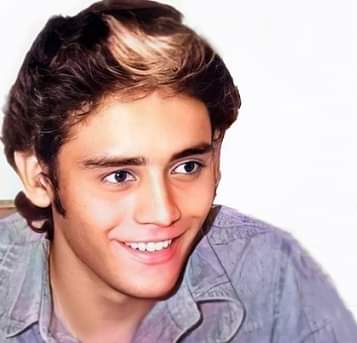 juanborrelli's tweet photo. En sus años mozos. Cantante, músico y compositor, ícono y orgullo de Venezuela. Nunca lo olvidaremos. ¿De quién se trata? https://t.co/HbxfttIaOE