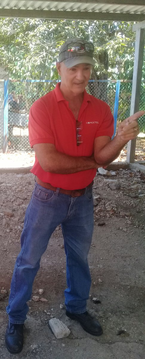 dtmcopextel's tweet photo. Isauro Ismael Montesinos muestra con orgullo su primer carnet de la UJC en vespertino realizado en #CopextelMayabeque por el aniversario de esta organización juvenil. https://t.co/IXdaFL5ZD8