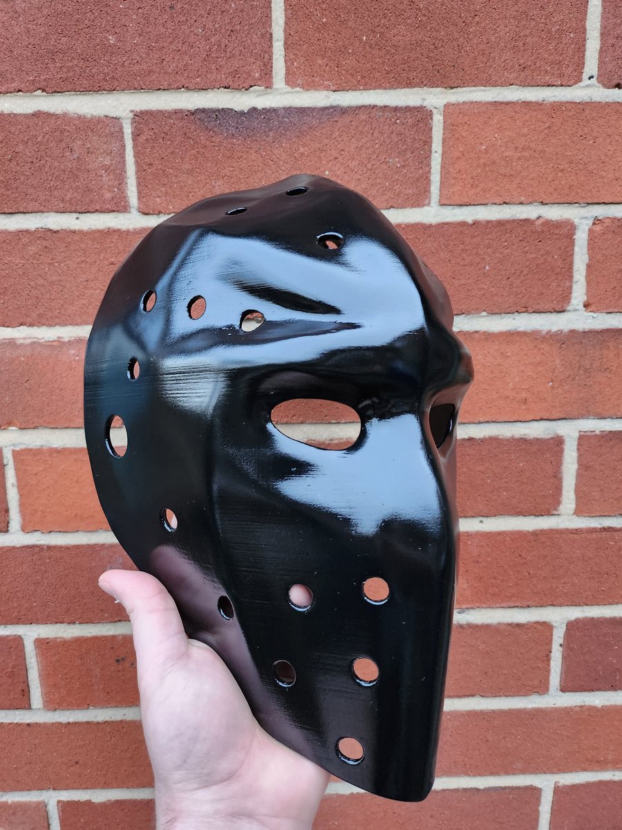 Birdstronaut's tweet photo. Varnish gave me the exact finish I wanted on these masks!

#Heat1995 #PaydayTheHeist #PAYDAY2 #PAYDAY2Wolf #3DPrinting https://t.co/F46we7rcMn