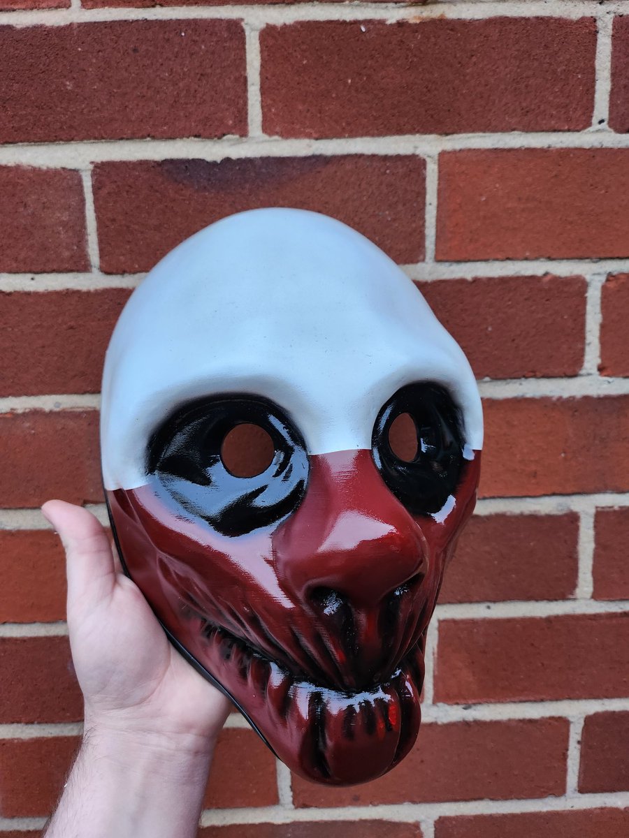 Birdstronaut's tweet photo. Varnish gave me the exact finish I wanted on these masks!

#Heat1995 #PaydayTheHeist #PAYDAY2 #PAYDAY2Wolf #3DPrinting https://t.co/F46we7rcMn