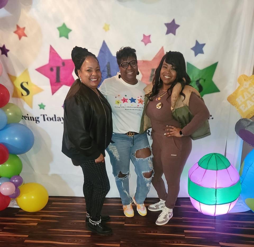 Starsinc_1's tweet photo. I would like to say thank you all for coming out to our Easter Egg Hunt event 🐣 We had a GREAT time with all the parents and students! If you missed this event don’t worry there will more to come! 📚💙 https://t.co/BhIEqZKDsg