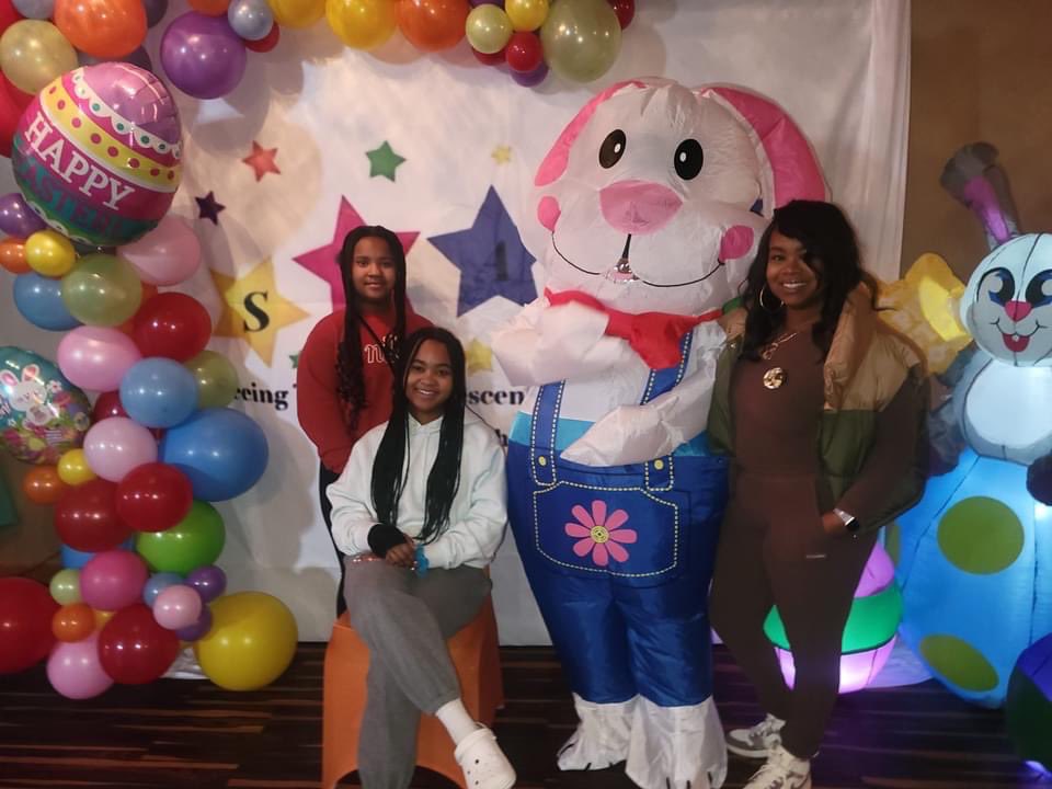 Starsinc_1's tweet photo. I would like to say thank you all for coming out to our Easter Egg Hunt event 🐣 We had a GREAT time with all the parents and students! If you missed this event don’t worry there will more to come! 📚💙 https://t.co/BhIEqZKDsg
