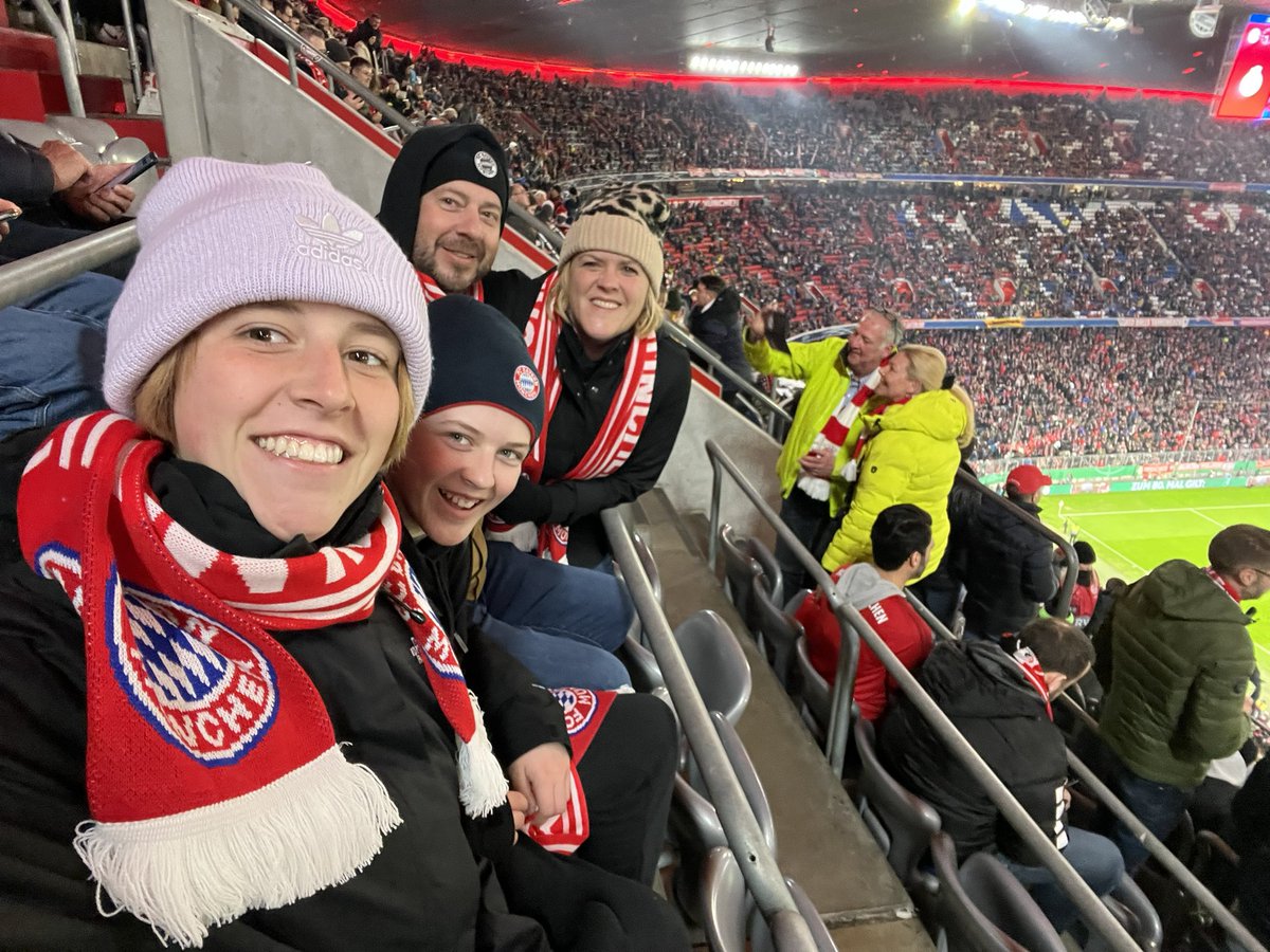 CiepluchMabel's tweet photo. DFB-Fokal, @FCBayern  v @scfreiburg .  It’s insane in here! https://t.co/nYaiOSon8a