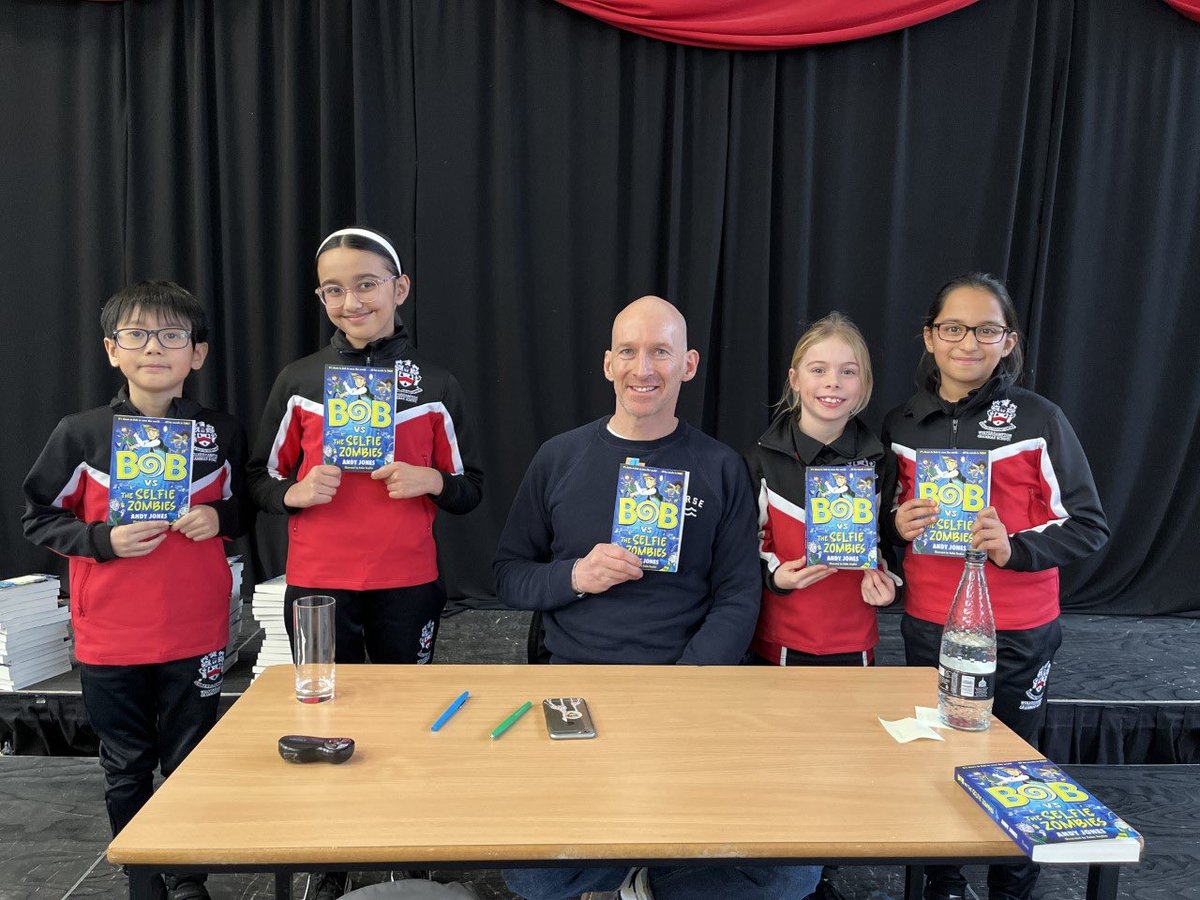 Let’s turn all 2377 minutes our #SCSUDayofCaring international community read on World Reading Day #WRAD into dollars to support important reading initiatives between our students and local communities.. #ONESouthern. Give at: givecampus.com/lg5sh9