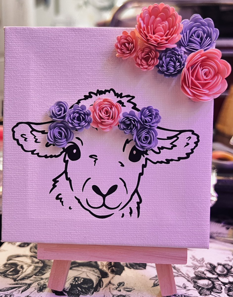 DFTBAntonia's tweet photo. Animals with flower crowns on 4x4 mini canvases, just in time for Easter 🐣 more coming soon! #cricut #cricutcrafts #papercrafts #rolledflowers #flowercrown #eastercrafts https://t.co/uCVo0OBemJ