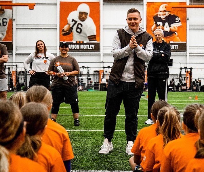 CalBrown17's tweet photo. Last Sunday’s Girls Flag Football Clinic was 🔥🔥🔥

Proud to work for an organization that continues to provide the opportunity for women and girls to learn and grow in the game.

@Browns 
@BrownsYouthFB https://t.co/RC1LBbY9Xg