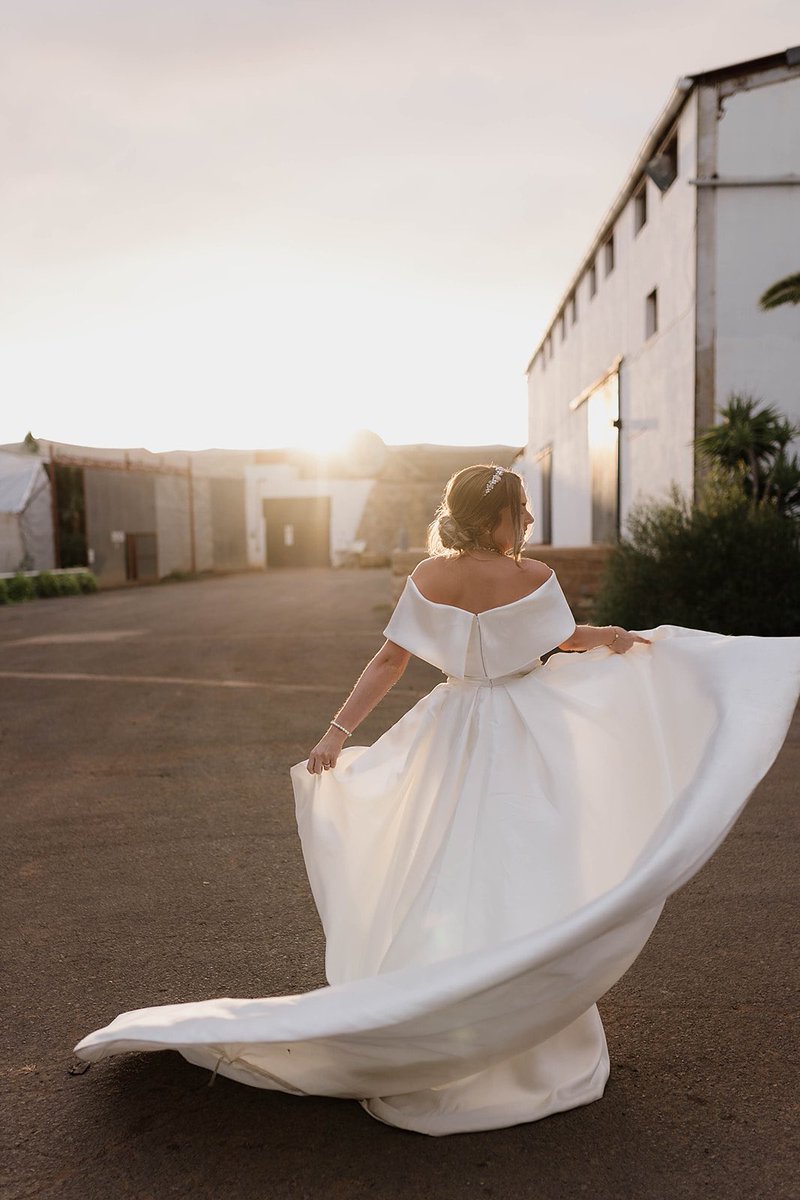 Our gorgeous Scottish #bride #dancing at #sunset at her #tenerife #wedding 

licandroweddings.com 

#licandroweddings #weddingplanner #weddingphotography #bride #weddingdress 
<a href="/puntadellomo/">Finca Punta del Lomo</a>