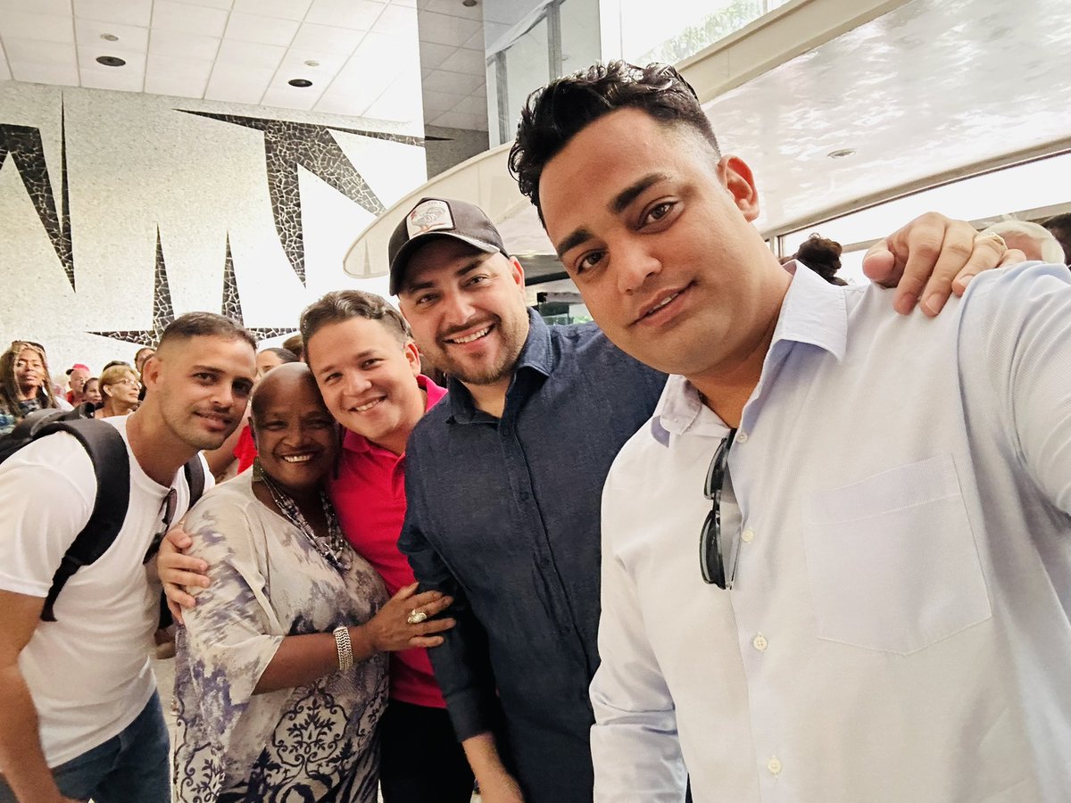 Daniel Abner Ramirez Rodriguez (@dan3prodanco) on Twitter photo En nombre de los #AngelesDeLaNoche, llegue a <a href="/MINSAPCuba/">Ministerio de Salud Pública de Cuba</a> nuestro agradecimiento por este lindo reconocimiento, el cual nos honra, y nos impulsa a seguir adelante en esta linda obra de unidad y amor!!!….🇨🇺
.
.
.
.
#YoSigoAMiPresidente
#TodosJuntos En nombre de los #AngelesDeLaNoche, llegue a <a href="/MINSAPCuba/">Ministerio de Salud Pública de Cuba</a> nuestro agradecimiento por este lindo reconocimiento, el cual nos honra, y nos impulsa a seguir adelante en esta linda obra de unidad y amor!!!….🇨🇺
.
.
.
.
#YoSigoAMiPresidente
#TodosJuntos