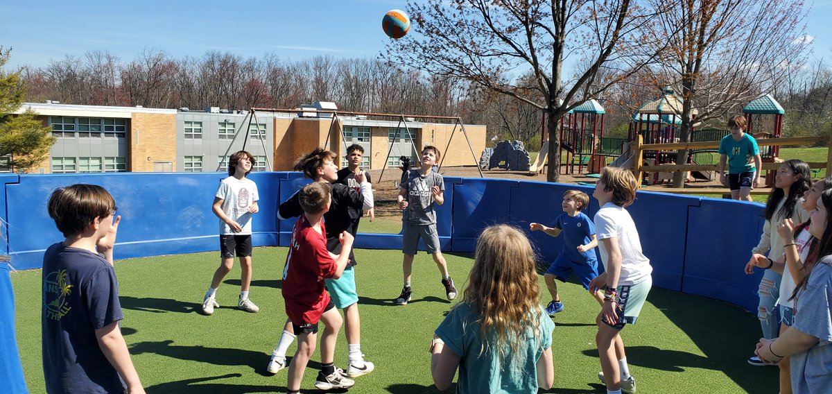 skellycb's tweet photo. With 4/5 of our grade at Peace Valley Park today, we had the whole recess yard to ourselves! https://t.co/4omwXGMrhy
