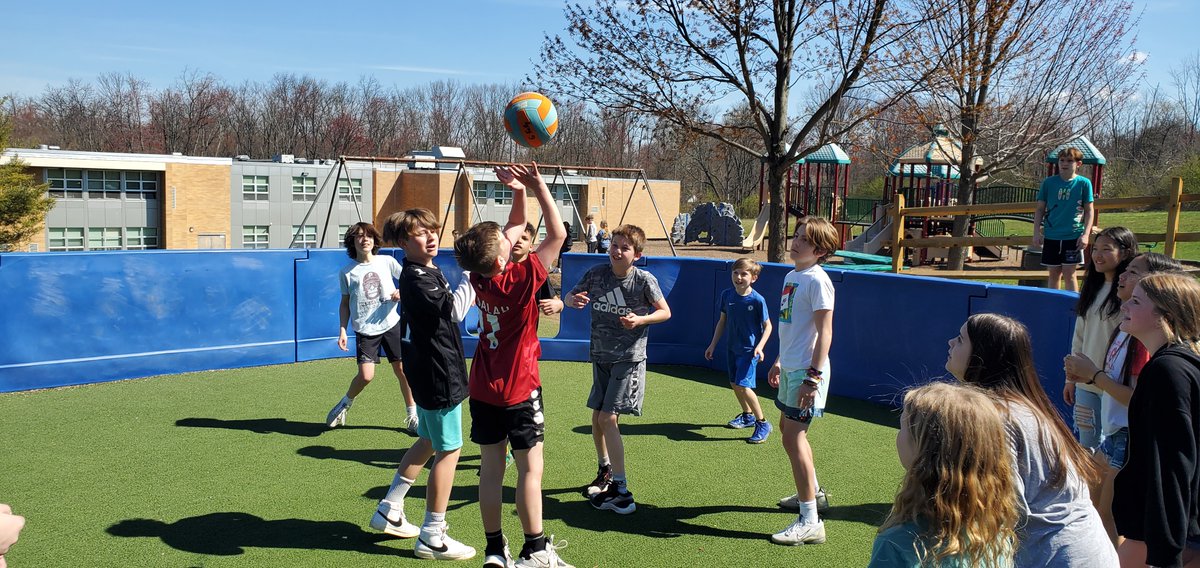 skellycb's tweet photo. With 4/5 of our grade at Peace Valley Park today, we had the whole recess yard to ourselves! https://t.co/4omwXGMrhy