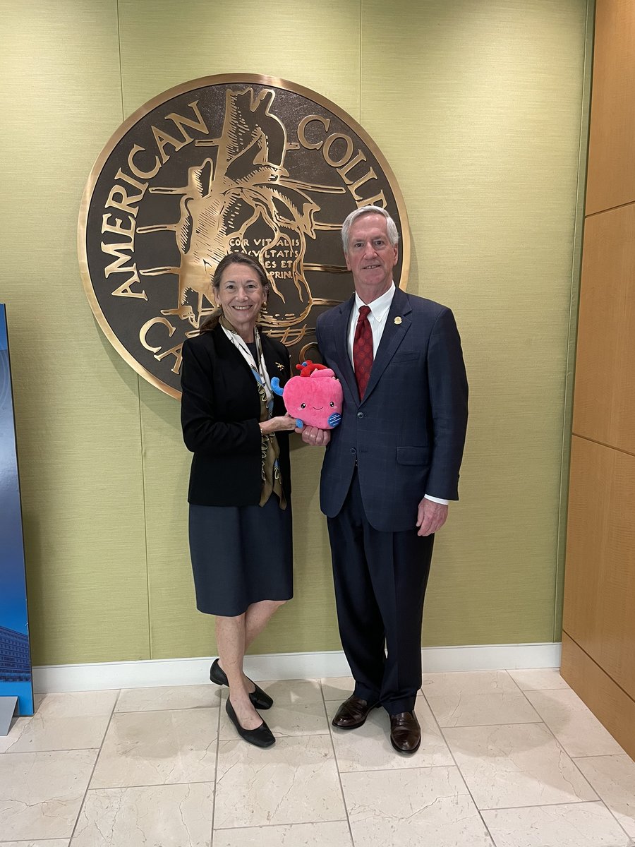 Artie was so excited to meet #ACCPresident Dr. @HadleyWilsonMD today during the annual “Meet the President” day for ACC staff at Heart House! #LifeatACC