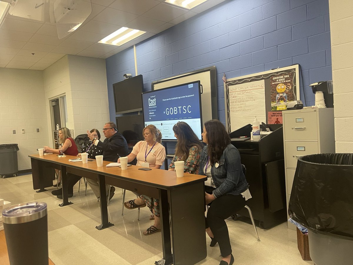 TNTechSTEM's tweet photo. TSIN Regional STEM Hub Meeting in collaboration with @PSES_Pups was a success! District leaders and educators got an opportunity to tour the school, get an update from TCAT, learn about the progression of the new computer science standards, and hear from industry needs!
#TNSTEM https://t.co/QVZ2wmMlQ5