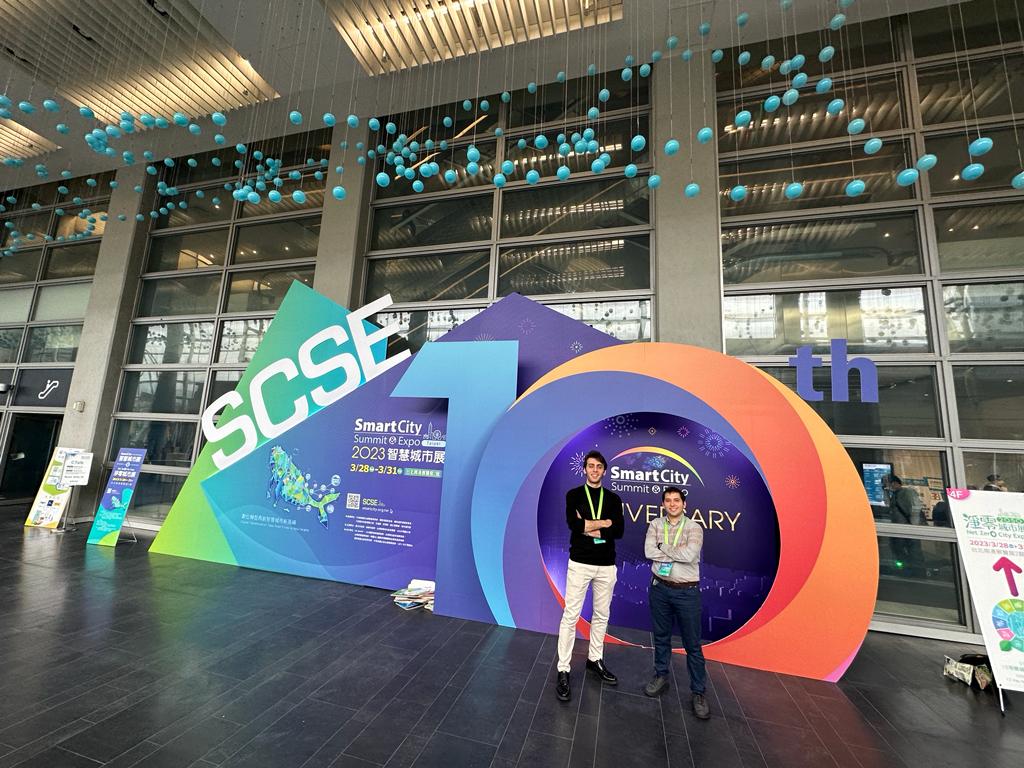 Atık Nakit olarak SmartCity Summit &amp; Expo Programı kapsamında Tayvan'da yerimizi aldık.

Farklı ülkelerden gelen girişimcilerin Startup hikayelerini dinledik.
Kurucularımızdan Ömer Faruk Akdağ, Atık Nakit'i girişimcilere tanıttı.

Programda emeği geçen herkese teşekkür ederiz.