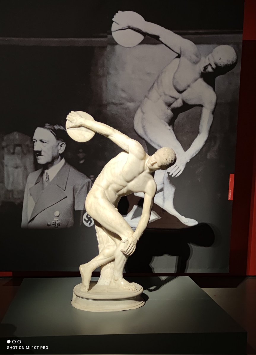 AlessandroCochi's tweet photo. i residenti del #rione #Esquilino si oppongono al trasferimento del #discobolo Lancellotti dal #Museo Nazionale Romano, #Palazzo Massimo a Palazzo Altemps (📷 #foto tratta dall'attuale #Mostra dei capolavori salvati dalla II G.M. alle
#Scuderie del #Quirinale).#Roma #arte https://t.co/ucyZtsm2hZ