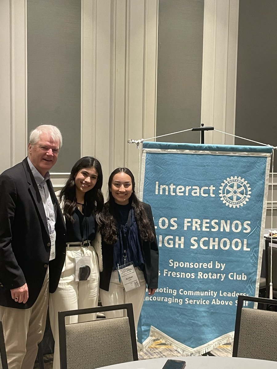 LFHSInteract's tweet photo. An inspirational person. I’m glad our students were able to meet him. #slc23 allows youth to connect with people of impact. Thank you! @nylcorg https://t.co/0HUomWY6is