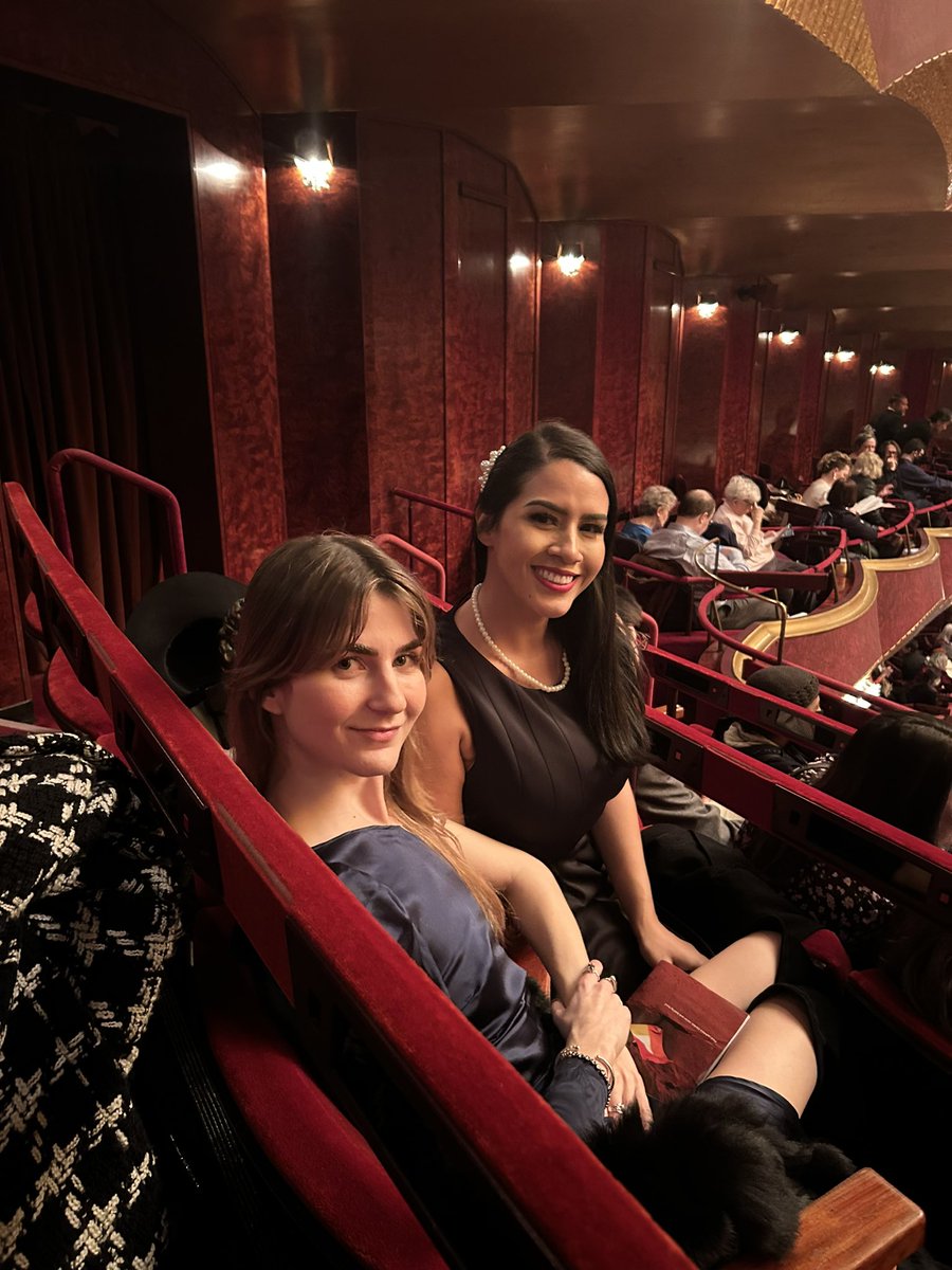 lenagrundhoefer's tweet image. Discovered my new favorite activity 🎶 #metopera