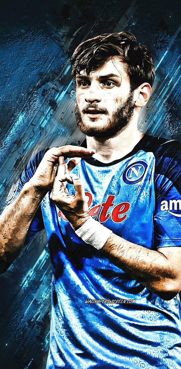 Khvicha Kvaratskhelia, georgieren med de lave strømpene, 77-tallet på ryggen og den umiskjennelig personlighetstunge spillestilen, vekker fascinasjon hos de aller fleste som er glad i verdens morsomste fritidssyssel og idrett. Her kommer en liten tråd om ham.