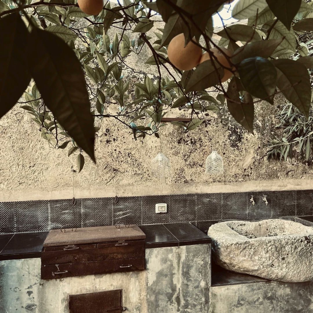 madeamanoitaly's tweet photo. Small secret Eden @animeasud
// Country House
// Komon Natura tiles
#animeasud #residenzahortus #hiddensicily #secretplaces #mediterraneanstyle #stilemediterraneo #modica #uniquestays
#tiles #madeamano #interiors https://t.co/TSnbS2lHEN