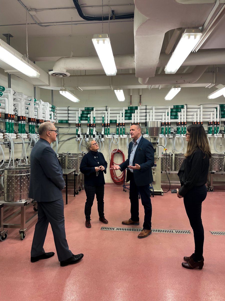 PreparedON's tweet photo. Check out our work with partners to keep Ontario safe, practiced &amp; prepared for emergencies:

📸 Our Deputy Minister toured &amp; spoke at @BrockUniversity

📸 Strengthening emergency response in collaboration with @ifnalliance, @EMSI_ICS &amp; @CDROntario

💻: https://t.co/zJ94DhJfKp https://t.co/sWghFoA8dm